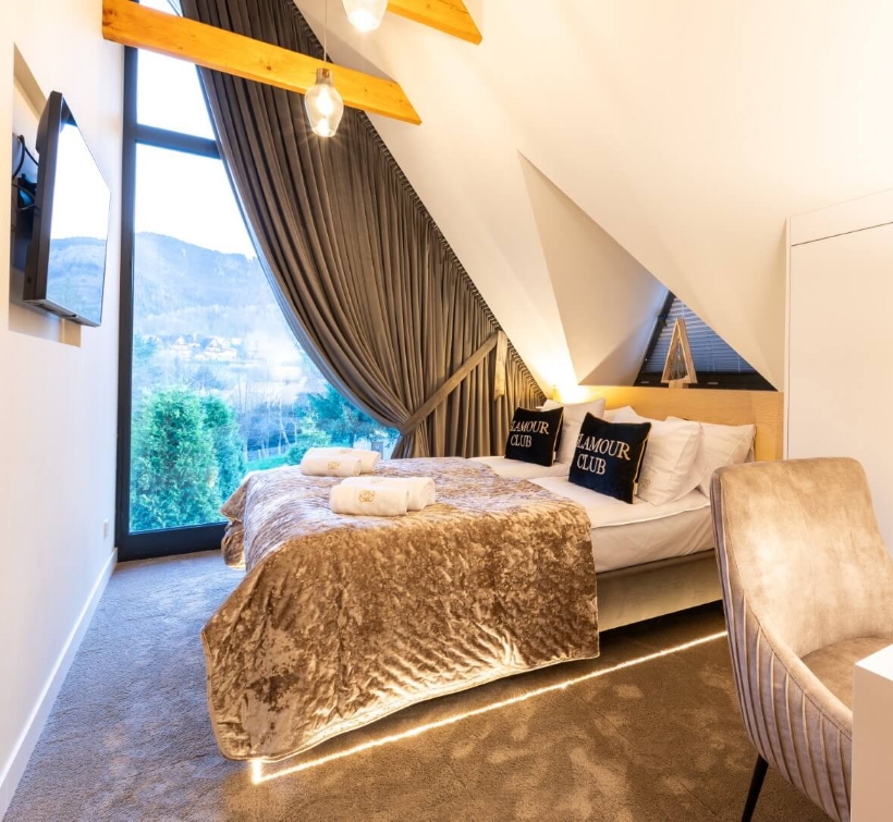 Widok na wnętrze sypialni